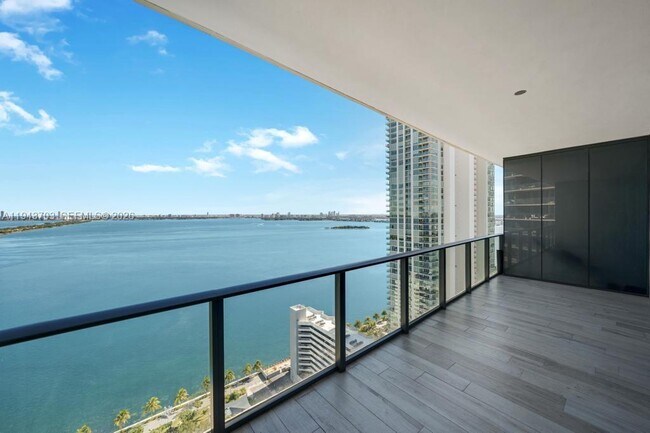 Foto del edificio - 480 NE 31st St