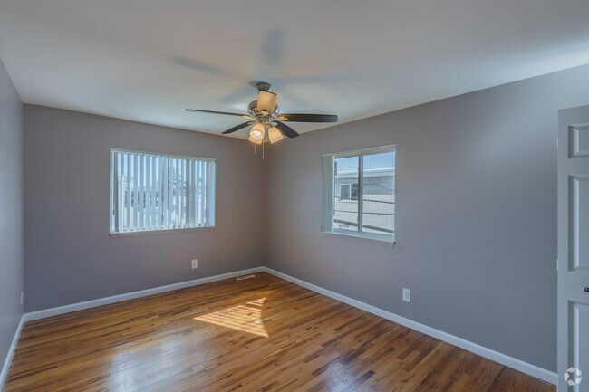 2BR, 1BA - 840SF - Primary Bedroom - Philamer