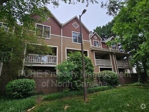 Building Photo - 333 Circle Ave