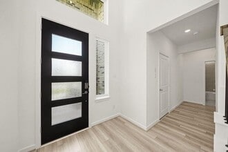 Building Photo - 9630 Poinsettia Hvn Ln