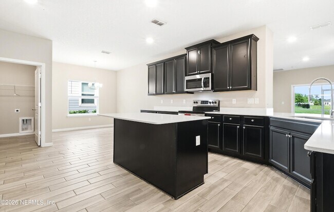 Foto del edificio - 2730 White Cedar Ln