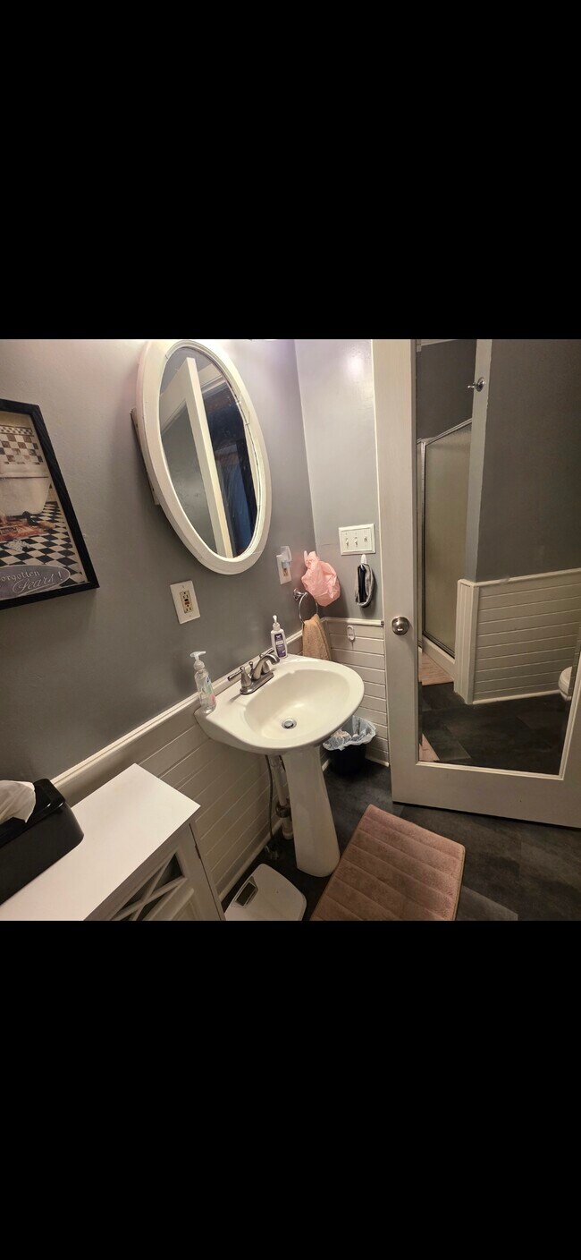 Foto del edificio - 242 Maple Grove Subdivision Rd