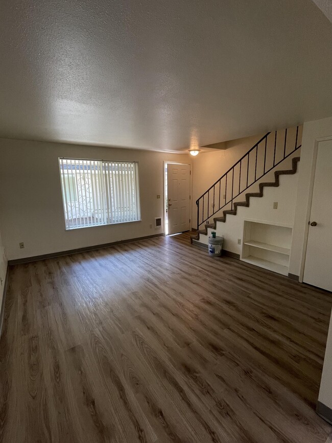 Foto del edificio - 130-134 NE Conifer Blvd