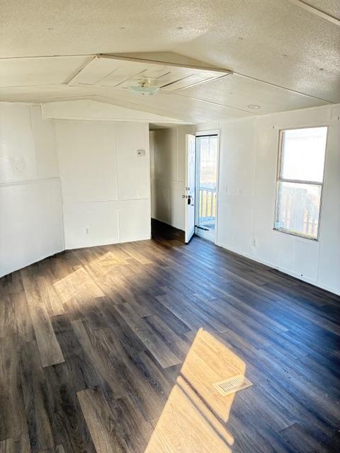 Foto del edificio - 2315 Wysteria Ln