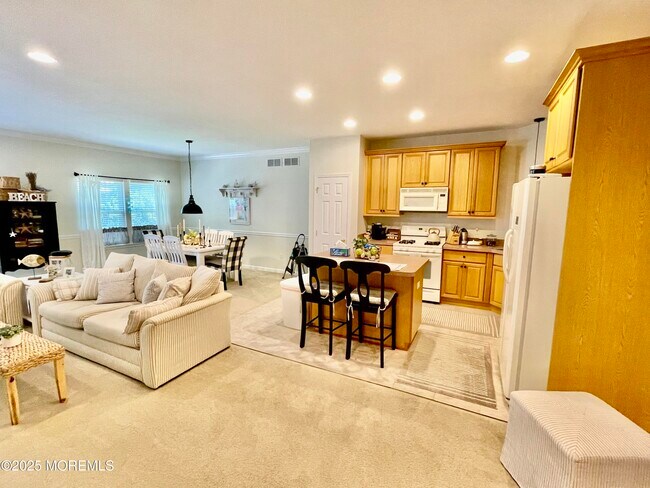 Building Photo - 8 Bay Breeze Court