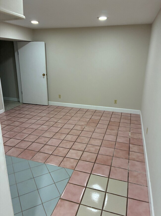 Foto del edificio - 1412 Westwood Ln