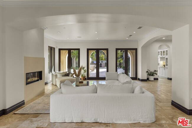 Building Photo - 25262 Prado Del Grandioso