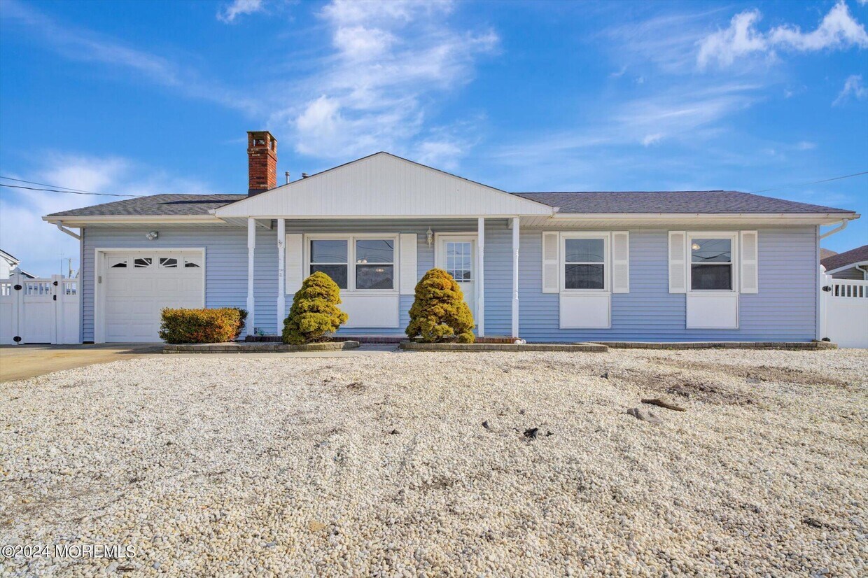 Primary Photo - 1210 Plover Ct