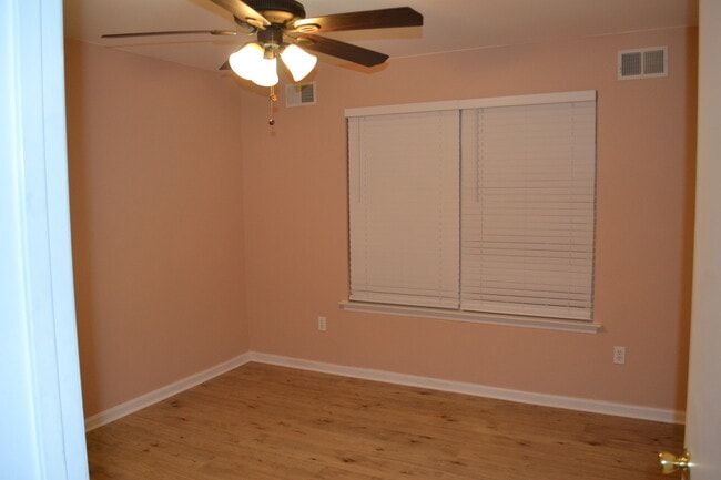 Building Photo - 51 Brookside Ln