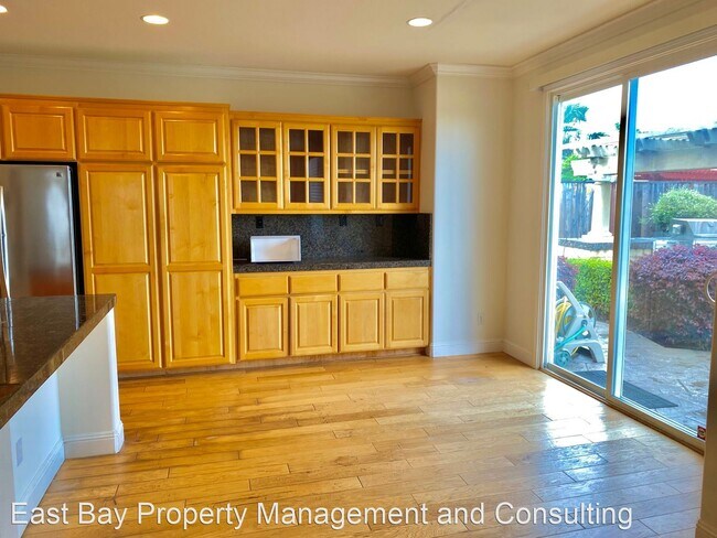 Building Photo - 4 br, 3 bath House - 28831 Bay Heights Rd.