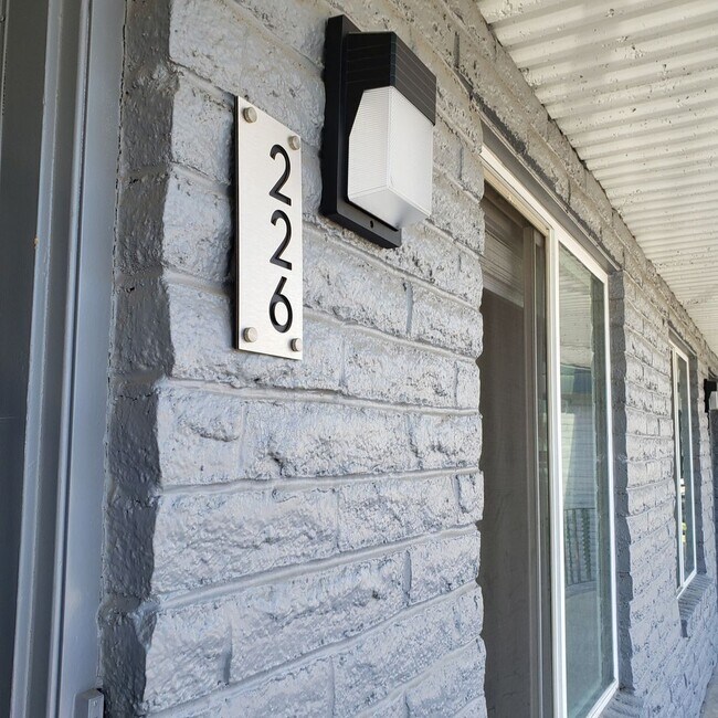 Building Photo - 1B/1B Pet Friendly Apartment South of BYU