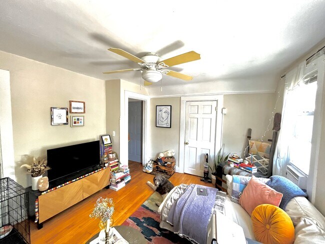 Foto del edificio - 511 East Johnson Street, Unit 2