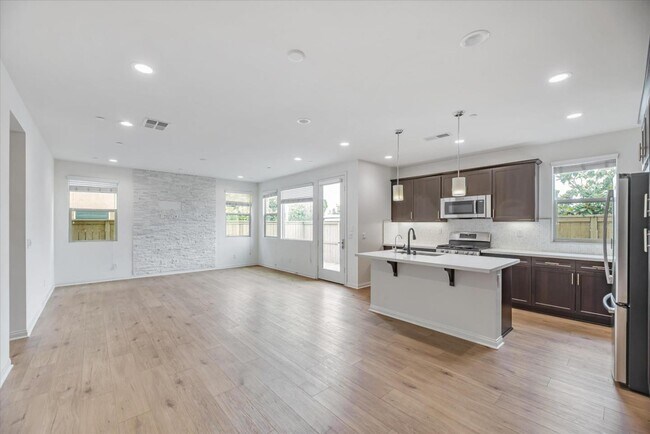 Building Photo - 1067 Sea Glass Wy