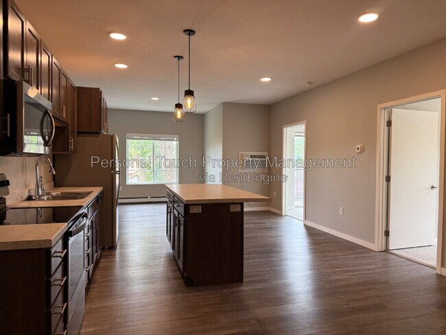 Foto del edificio - 600 8th St S
