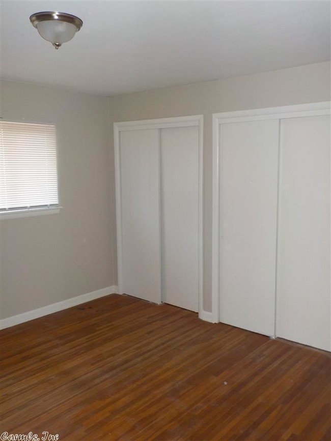 Building Photo - 13 Fair Oaks Dr