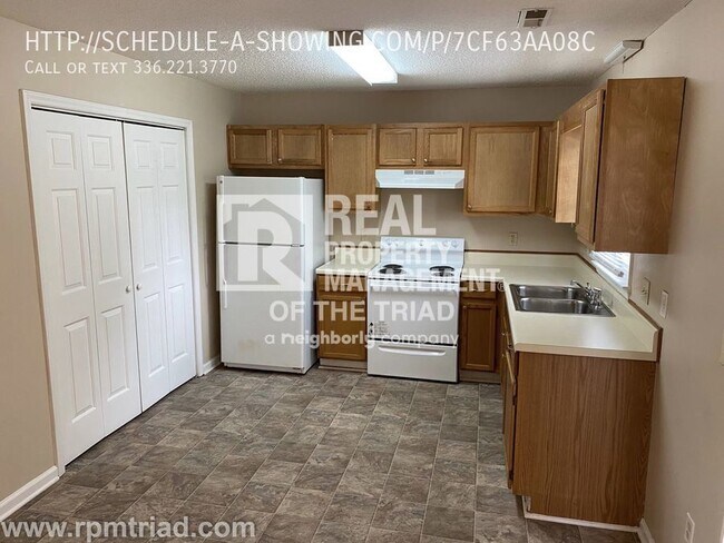 Building Photo - Updated 3BR/2BA Home in NE Greensboro