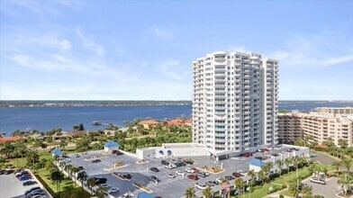 Building Photo - 2 Oceans W Blvd