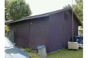  - 1032 W College St