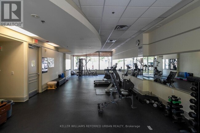 Building Photo - 935-935 Sheppard Ave W