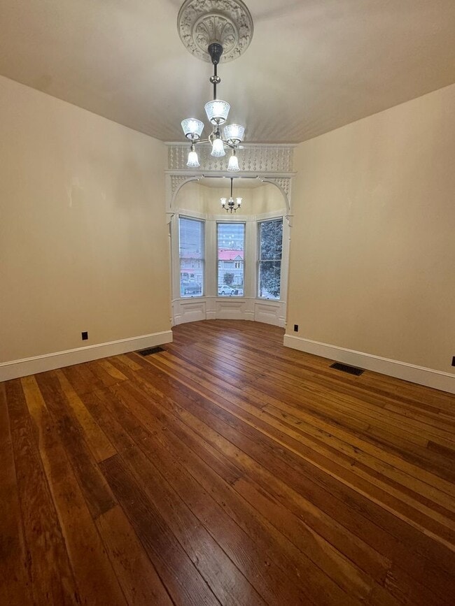 Building Photo - 110 Richardson St