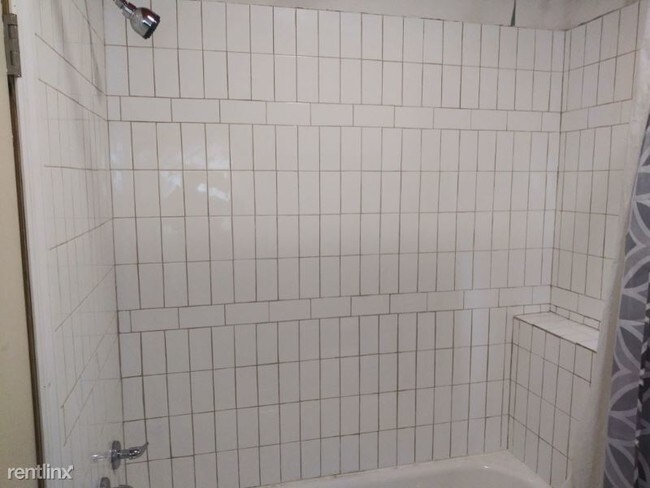 Foto del edificio - 2707 E Wilder Ave