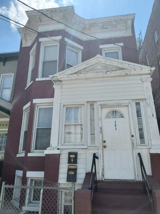 Building Photo - 202 Delaware Ave