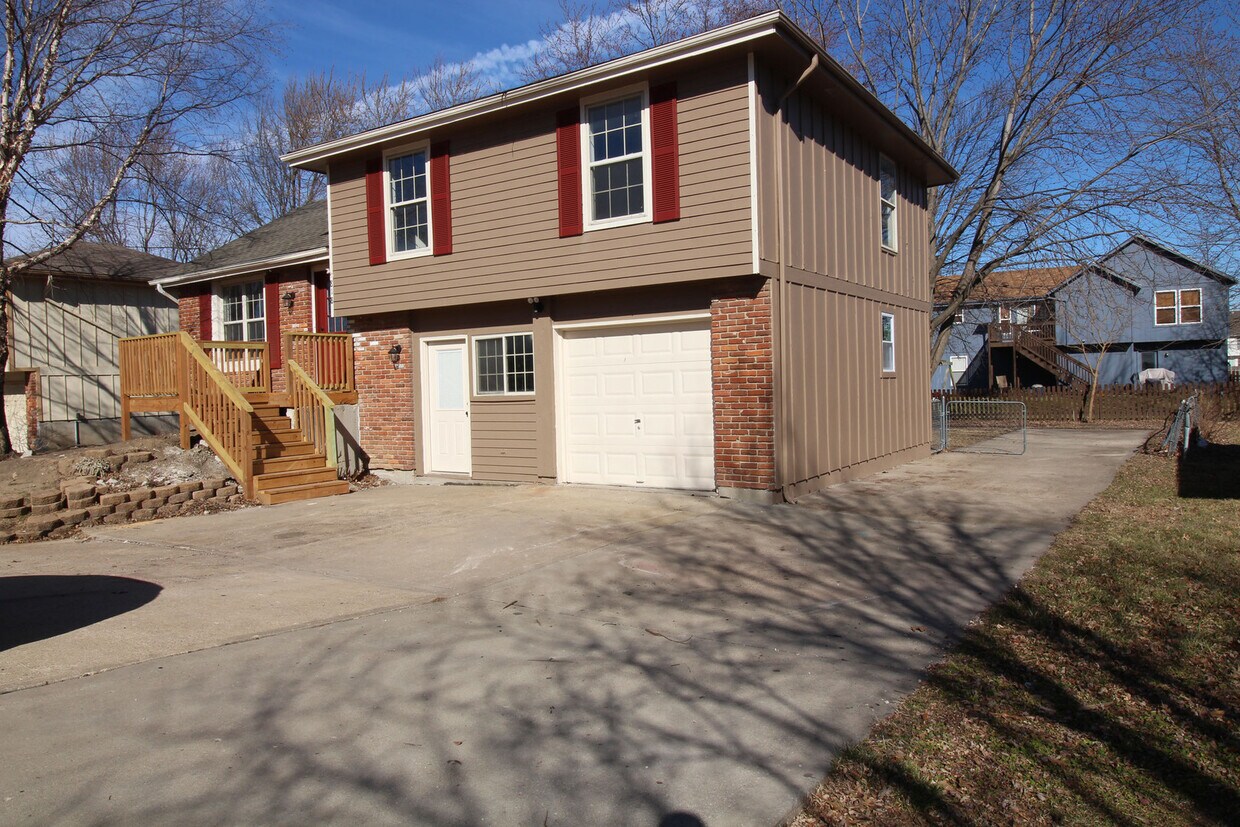 818 Parma Way, Gardner, KS 66030 House Rental in Gardner,