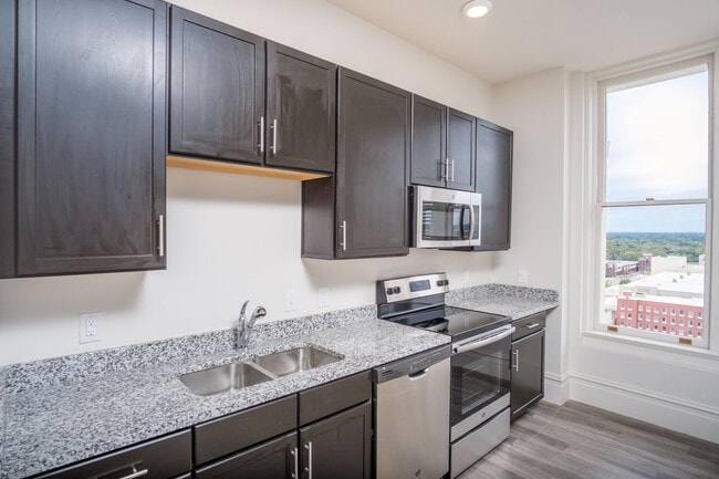 Building Photo - Bell Lofts