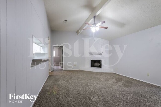 Foto del edificio - 6114 Knotty Post Ln