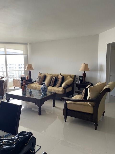 Building Photo - 21055 Yacht Club Dr