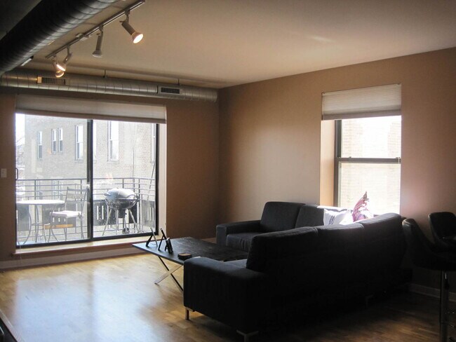 Building Photo - 4537 S Drexel Blvd