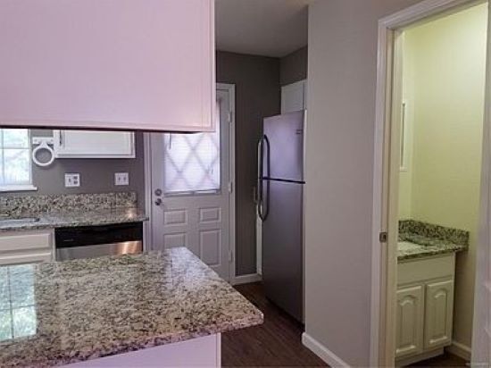 Foto del edificio - 8184 S Fillmore Cir