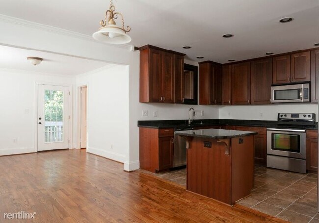 Building Photo - 3 br, 2 bath House - 2508 Commonwealth Ave