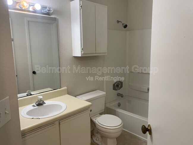 Foto del edificio - 958 Salt Pond Pl