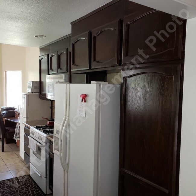 Building Photo - 6802 Chapman Pl
