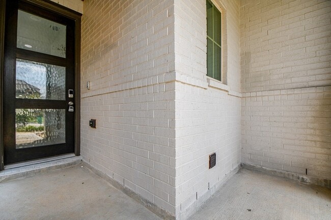 Building Photo - 943 Malibu Shr Ln
