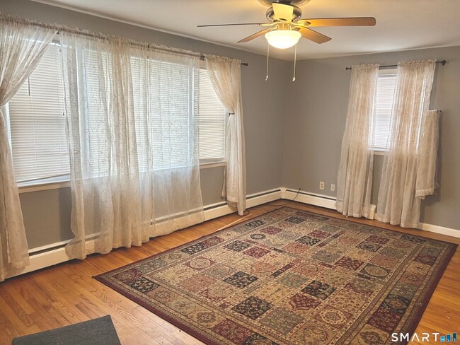 Building Photo - 33 Spring St