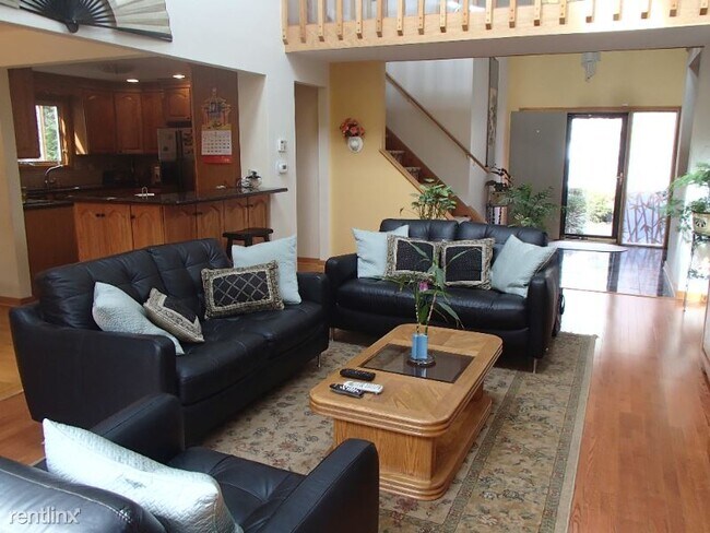 Building Photo - 4 br, 3 bath Condo - 2621 hunters point dr