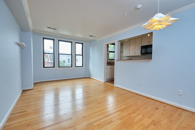 Building Photo - 1661 Park Rd NW