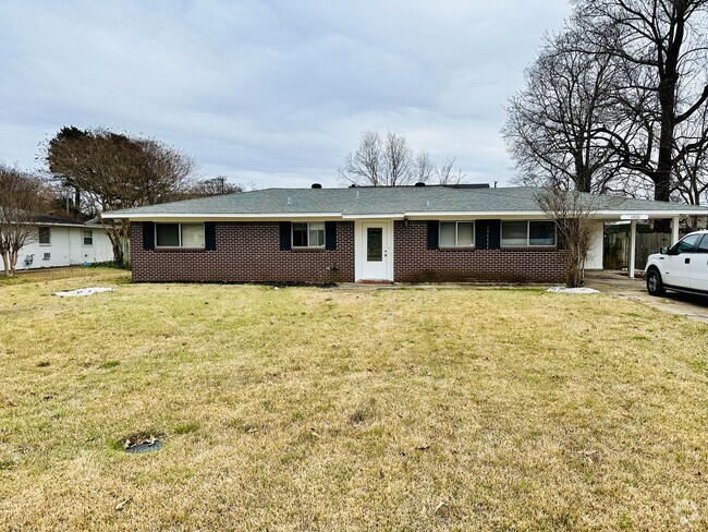 Building Photo - 1500 Roselawn Ave