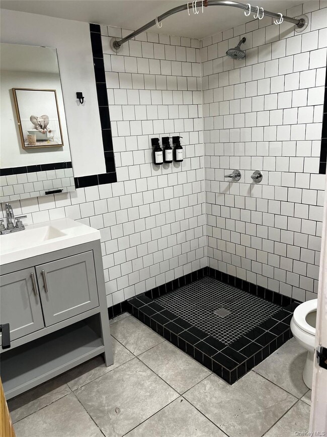 Building Photo - 45 Shady Ln