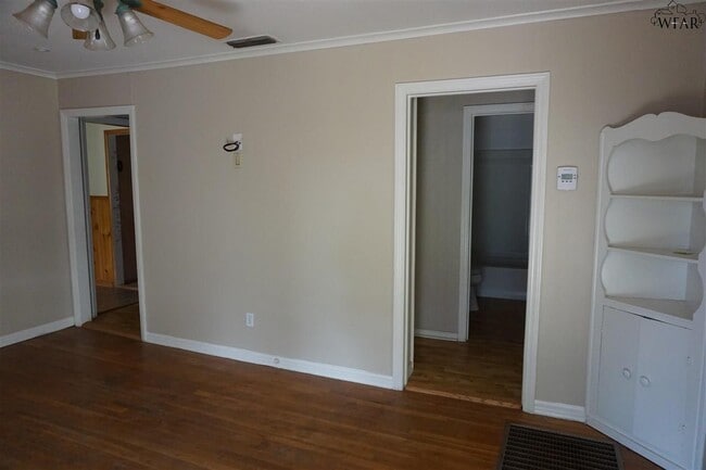 Building Photo - 1606 Bland St