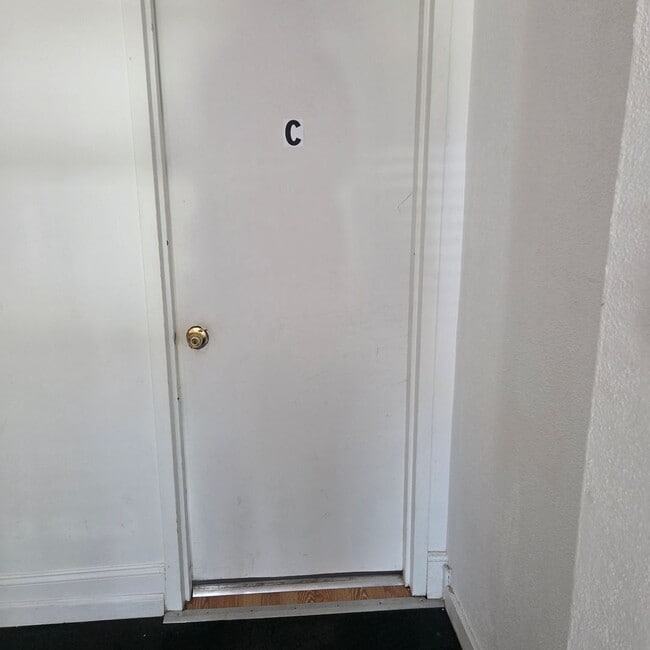 Building Photo - Welcome to the heart of downtown Historic Smyrna!