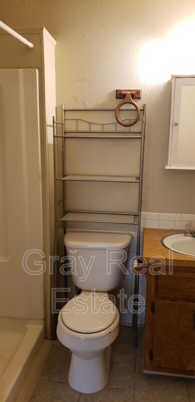 Foto del edificio - 1031 E 8th St