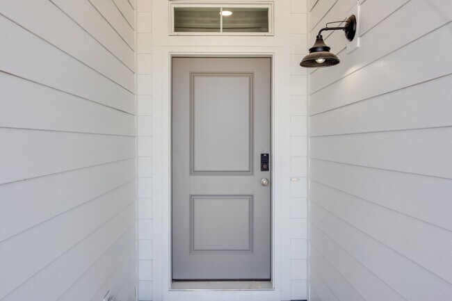 Foto del edificio - Beautiful 4 Bedroom Upscale Home