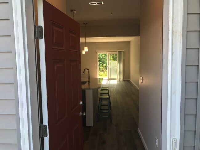 Building Photo - 2076 Community Ln