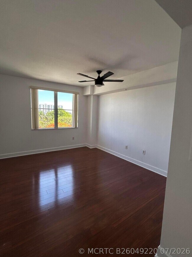 Foto del edificio - 1830 Radius Dr