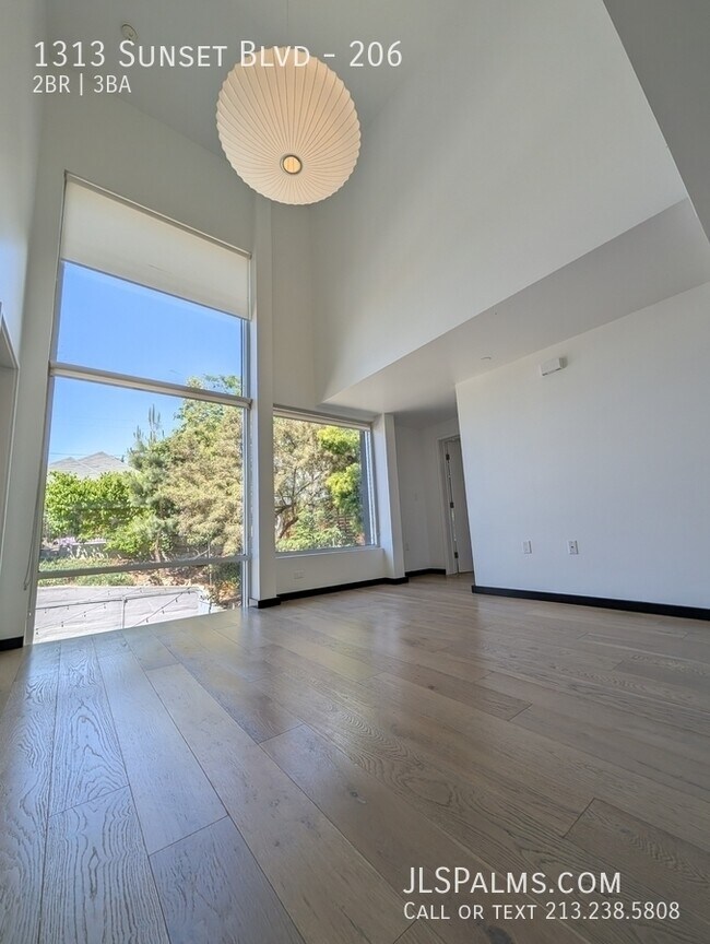 Foto del edificio - 1313 Sunset Blvd