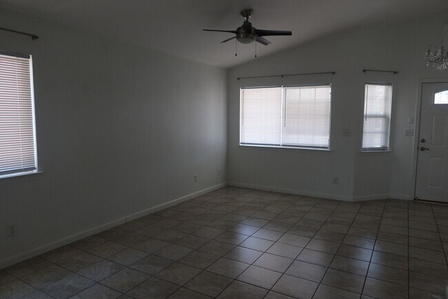 Building Photo - 3112 Tierra Mina