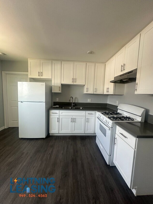 Foto principal - 5859 1/2 West Blvd-5859 1/2D